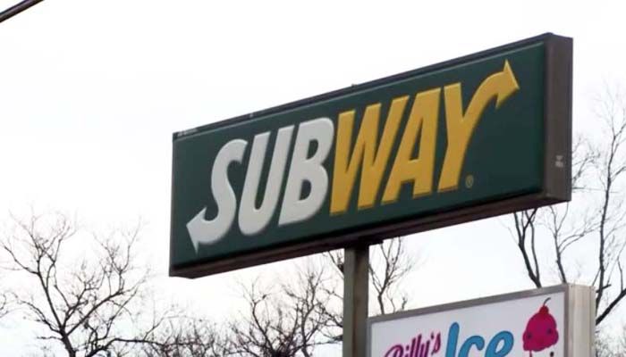 Dipendente della metropolitana nega la richiesta di sandwich della donna incinta